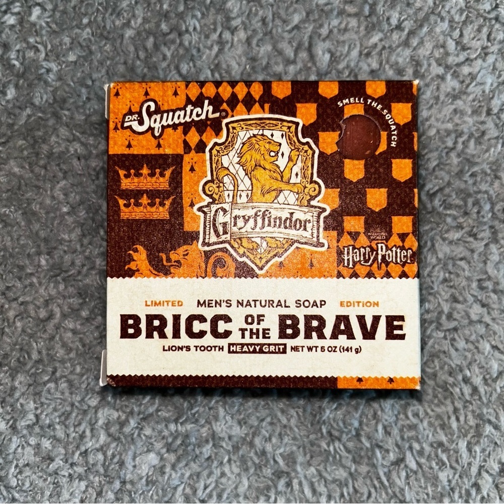 Dr. Squatch Orange and Brown body soap Gryffindor